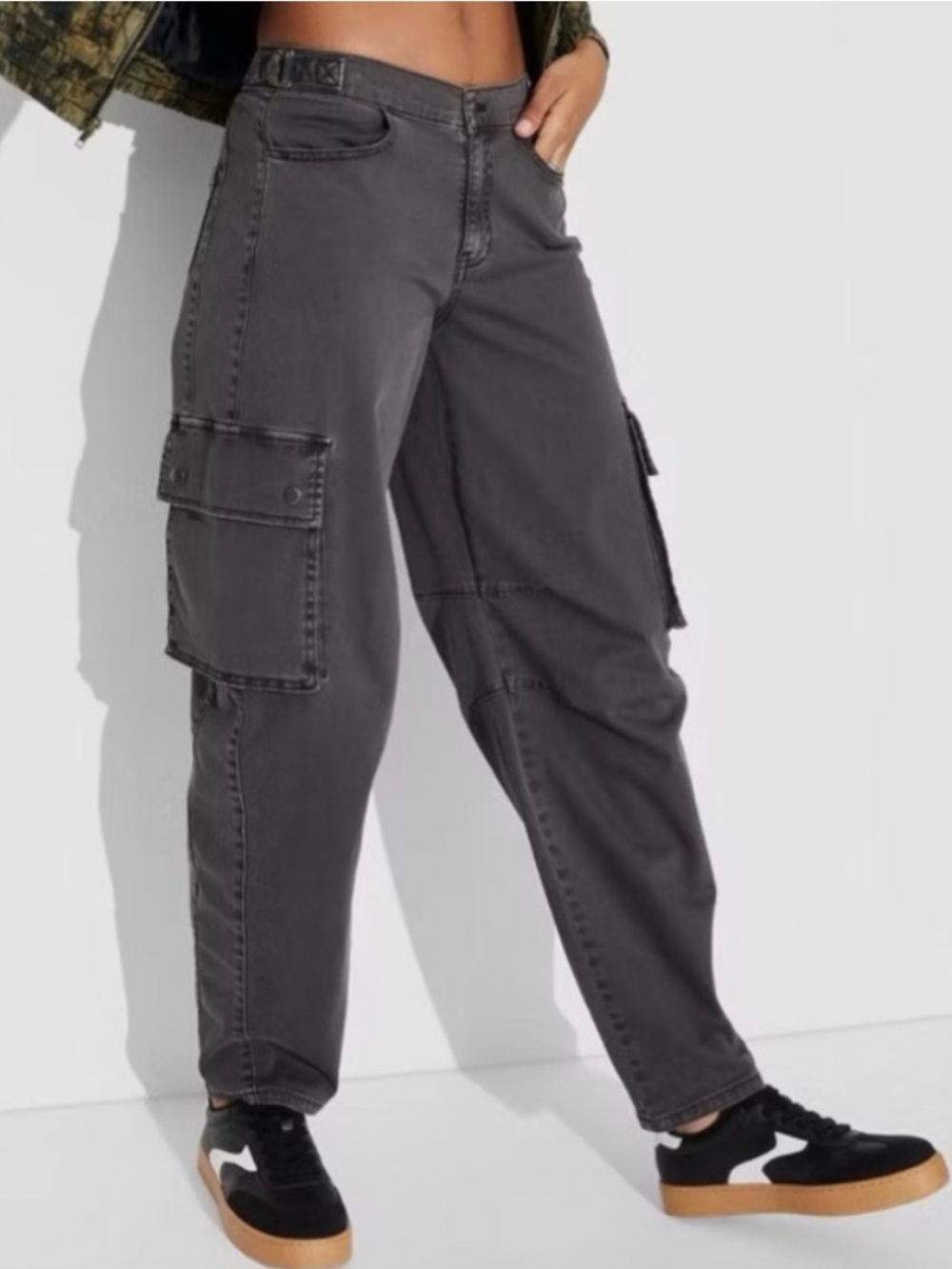Wild Fable Women Gray Cargo Pants, Medium